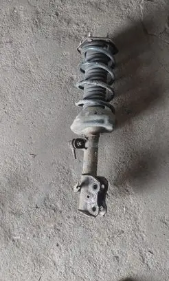Honda CR-V Front shock absorber/damper 13441489
