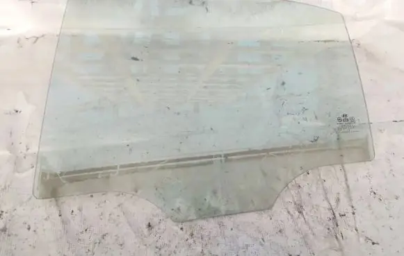 Hyundai Sonata Rear door window glass