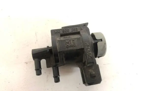 Audi A4 S4 B7 8E 8H Vacuum valve 1J0906283A
