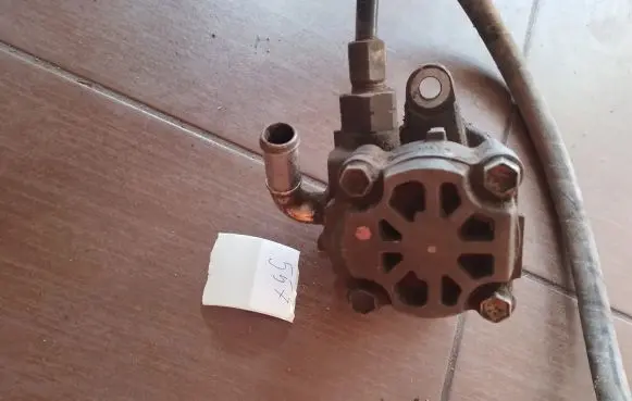 Toyota Land Cruiser (J120) Power steering pump