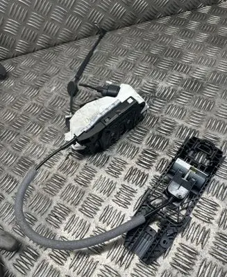 Volkswagen Tiguan Rear door lock 5N0839015D