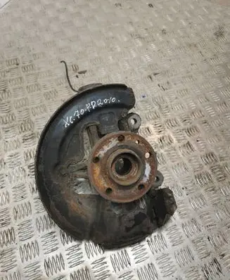Volvo XC70 Front wheel hub