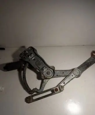 Mercedes-Benz C W202 Front door window regulator motor 0130821639