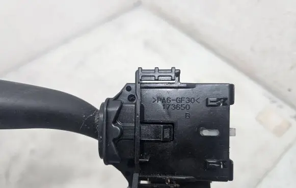 Toyota Avensis T250 Indicator stalk 173650