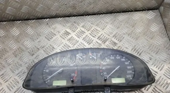 Volkswagen PASSAT B5 Speedometer (instrument cluster) 09051940090 09051949905