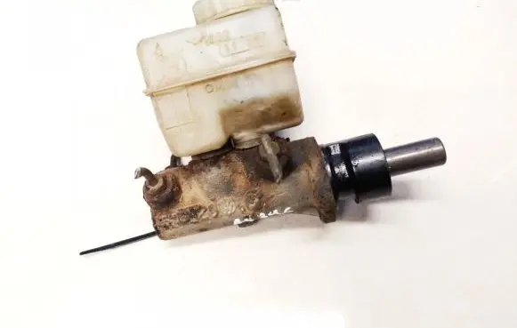 Volkswagen Jetta II Master brake cylinder 357611307a