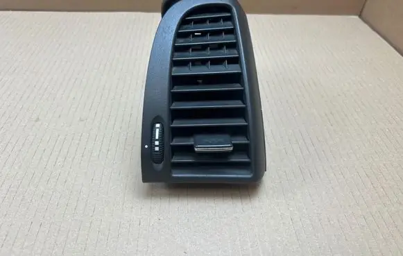Mercedes-Benz Vito Viano W639 Dashboard side air vent grill/cover trim A6398300254