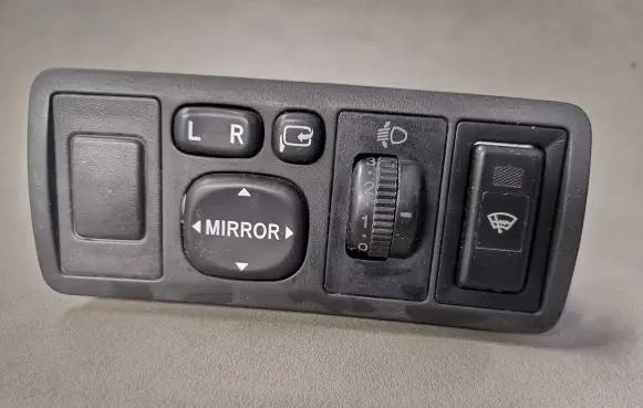 Toyota Avensis T250 A set of switches 183575