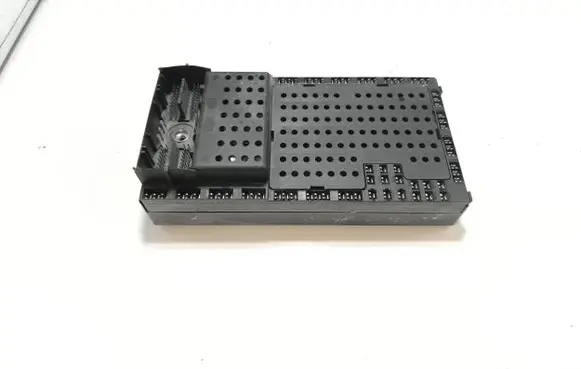 Volvo V70 Fuse module 30679527 03W515