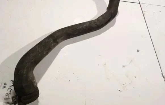 Engine coolant pipe/hose