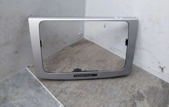 Volkswagen PASSAT B6 Radio/GPS head unit trim 3C0858069AE