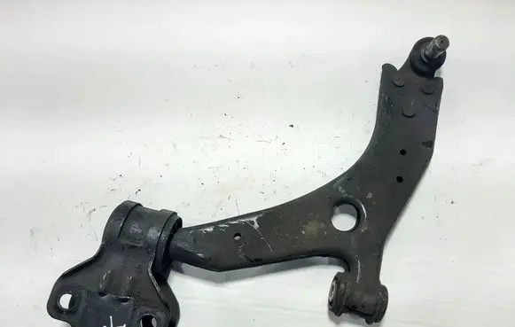 Volvo V40 Front lower control arm/wishbone