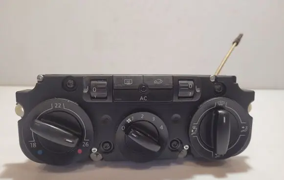 Volkswagen PASSAT B6 Climate control unit