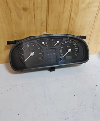 Renault Laguna II Speedometer (instrument cluster) 8200218861