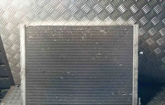 BMW X5M E70 Coolant radiator 7576273 P5666009