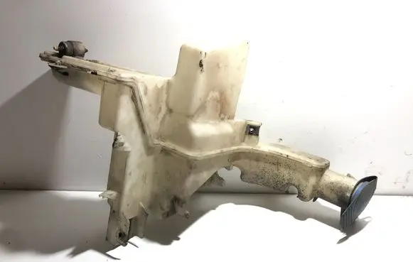 Windshield washer fluid reservoir/tank