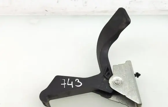 Citroen Berlingo Engine bonnet/hood lock/latch loop/hook P1008836A