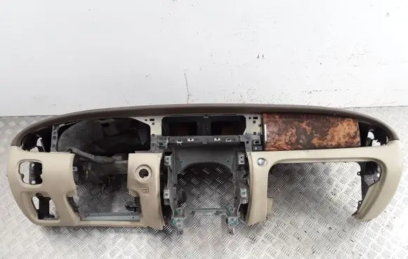 Jaguar XJ X350 Dashboard G02W93F04562A G02W93F04562