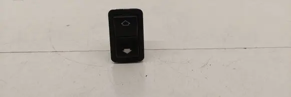 BMW 5 E39 Electric window control switch 8368974