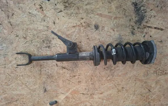 BMW 5 G30 G31 Front shock absorber with coil spring 6866598 686659804