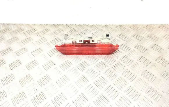 Toyota Yaris Third/center stoplight E130447