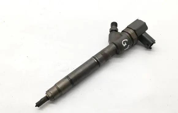 Hyundai i40 Fuel injector 338002A800