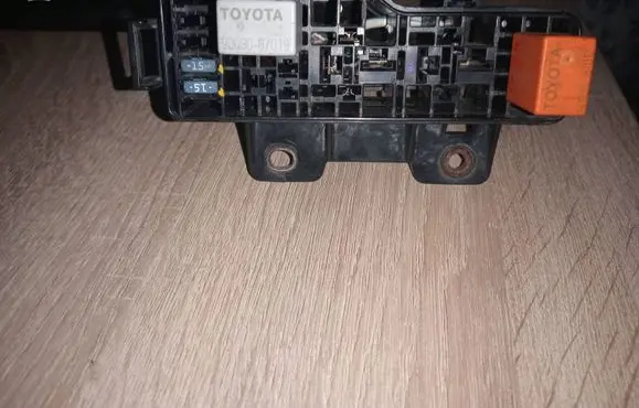 Toyota Avensis T250 Fuse module 7154713430 9008087019 908087012