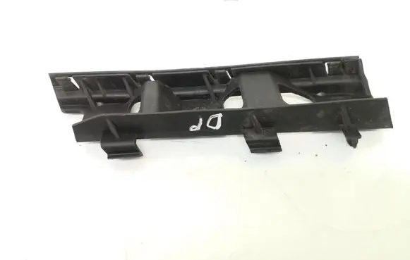 Volkswagen PASSAT B6 Front bumper mounting bracket 3C0807184