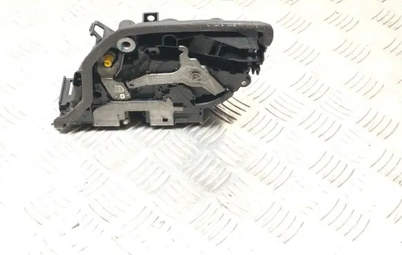 BMW X5 F15 Front door lock 728193704 18283810CZ A046465