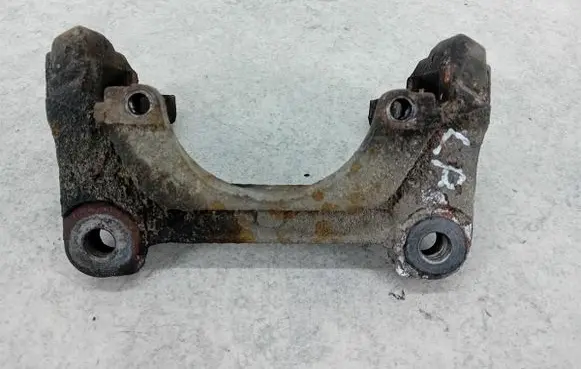 Audi A4 S4 B7 8E 8H Front Brake Caliper Pad/Carrier 