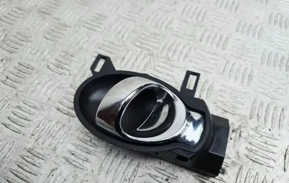 Nissan Juke I F15 Front door interior handle