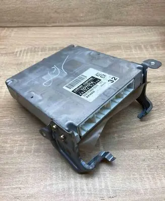 Toyota Corolla E120 E130 Engine control unit/module ECU 8966602320 MB1758006374