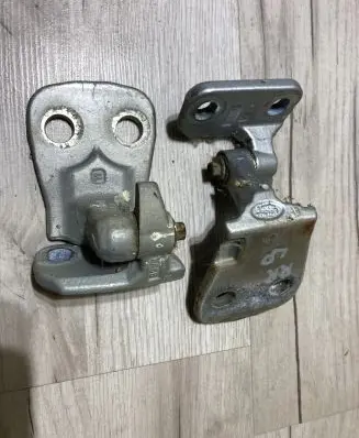 Land Rover Range Rover Sport L320 Front door upper hinge BDB780052