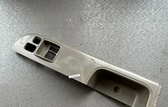 Nissan Patrol Y61 Other front door trim element 80961VB700