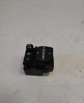 Toyota Avensis T250 Wing mirror switch 183575
