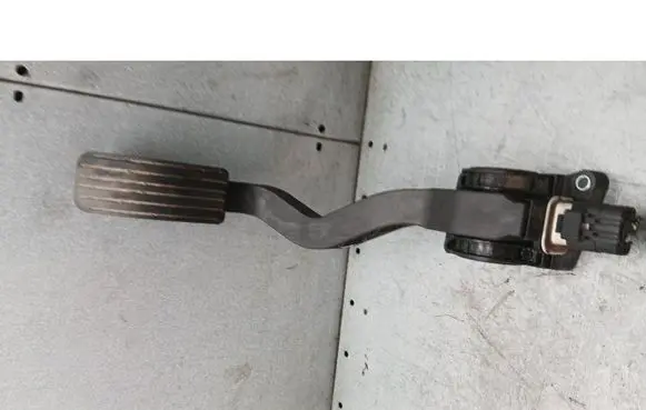 Peugeot 307 CC Accelerator pedal position sensor 0280752251