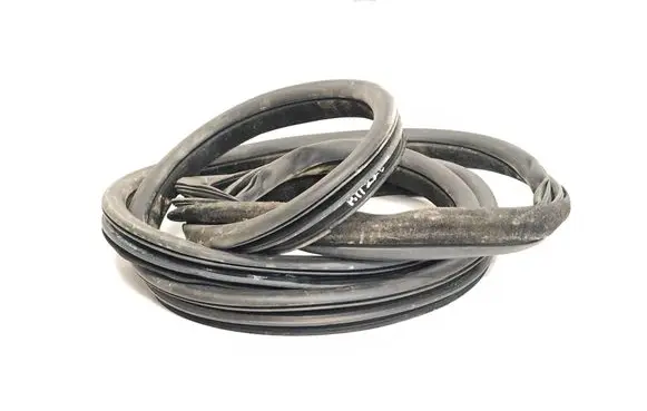 Land Rover Evoque I Front door rubber seal 