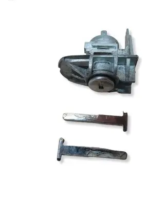Ford Kuga II Front door lock (next to the handle)
