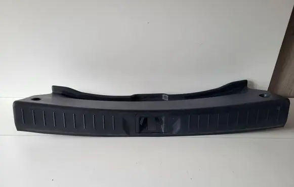 Nissan Pulsar Tailgate/boot lid lock trim 849923ZL0A