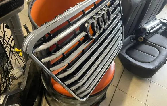 Audi A8 S8 D4 4H Front bumper upper radiator grill 4H0853651 4H085651H 408000044