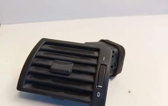 BMW 3 E46 Dashboard side air vent grill/cover trim 8361897
