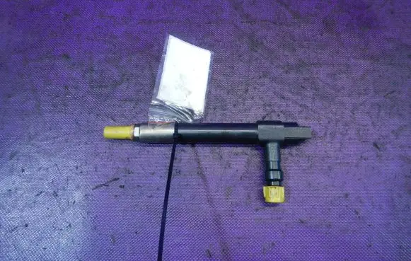 Mazda 626 Fuel injector