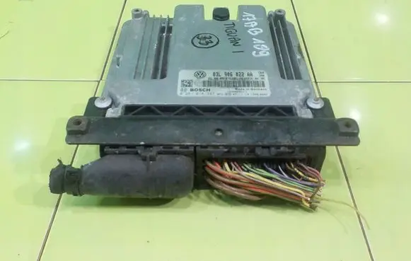 Volkswagen Tiguan Engine control unit/module 03L906022AA