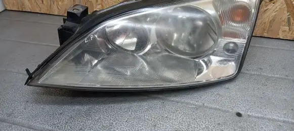 Ford Mondeo Mk III Front reflector 