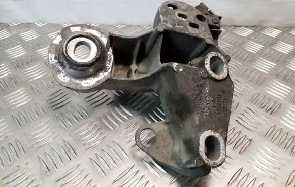 Audi A6 S6 C5 4B Engine mounting bracket 4B0199352B