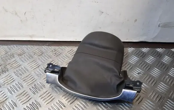 Steering wheel column trim
