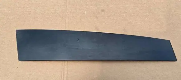 Volkswagen Golf V Front door glass trim molding 1K3837901