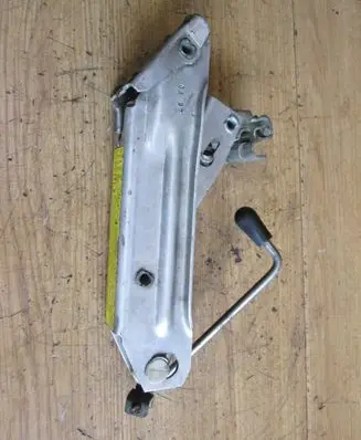 Volkswagen Golf IV Lift Jack 8L0011031A