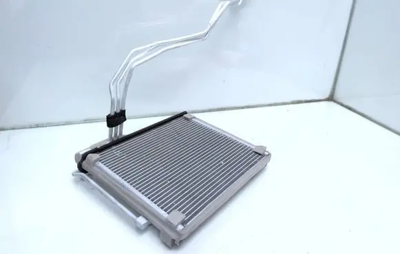 Tesla Model 3 Air conditioning (A/C) radiator (interior) HFC134A