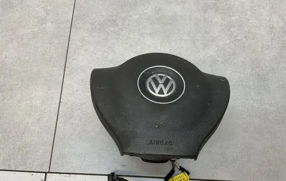 Volkswagen Sharan Steering wheel airbag 7N0880201K